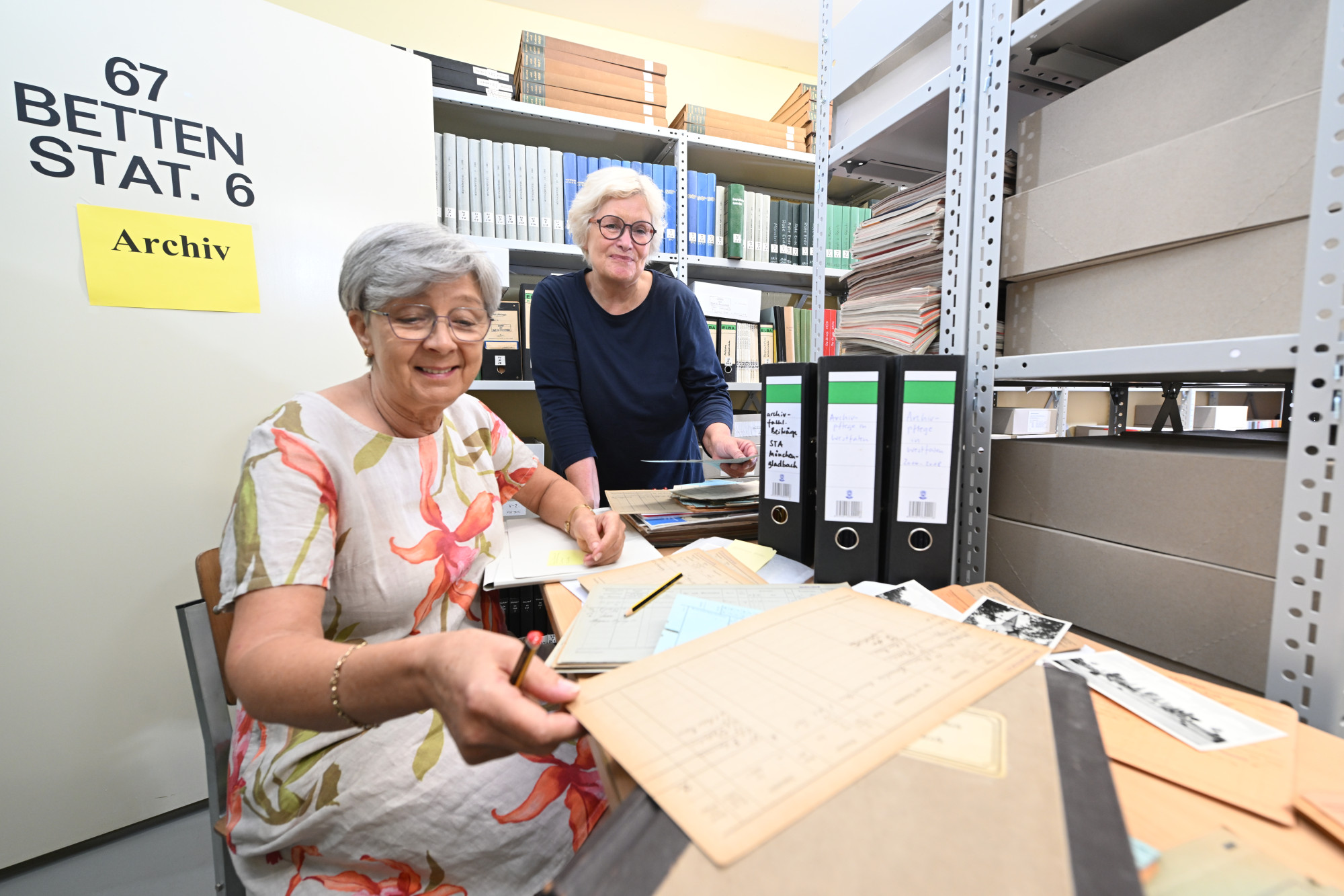 links: Barbara Klara
rechts: Bettina Lehnert